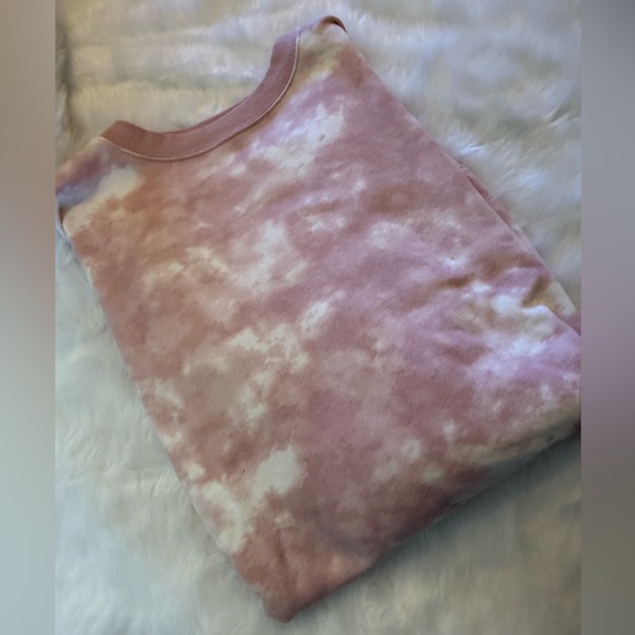 Old Navy Women’s Oversize Sweatshirt - Picture 3 of 9